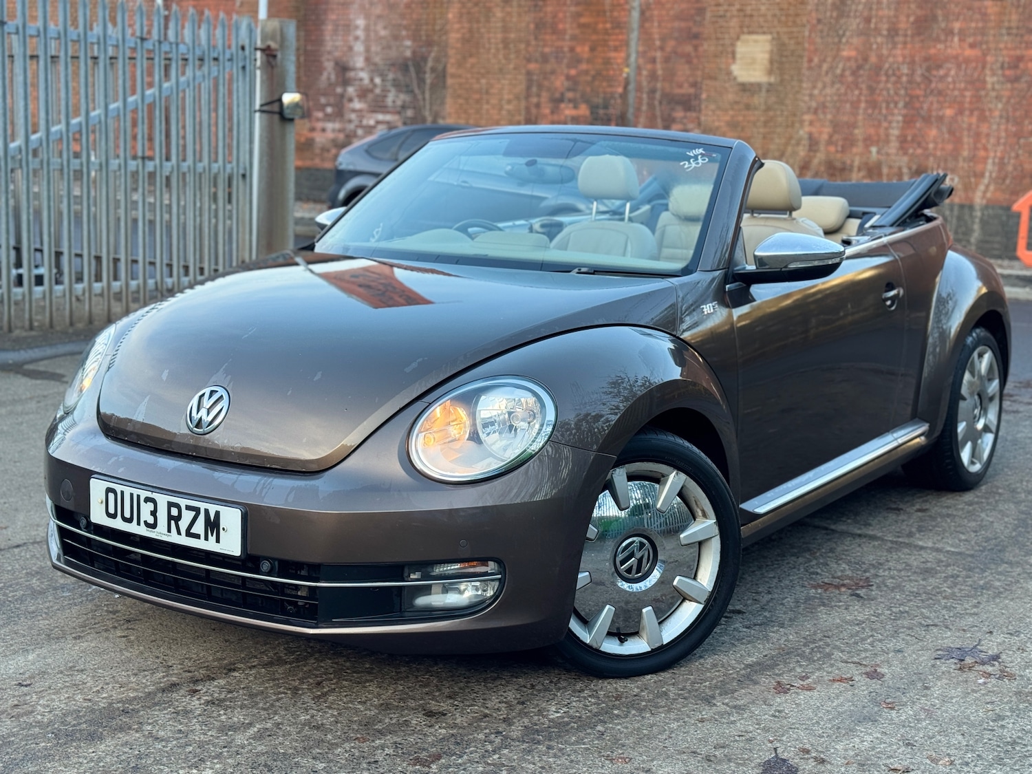 Used Volkswagen Beetle 2013 for sale - 76653844: Photo 2