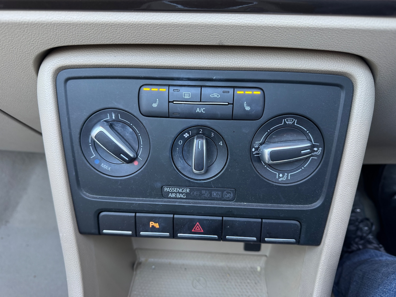 Used Volkswagen Beetle 2013 for sale - 76653844: Photo 8