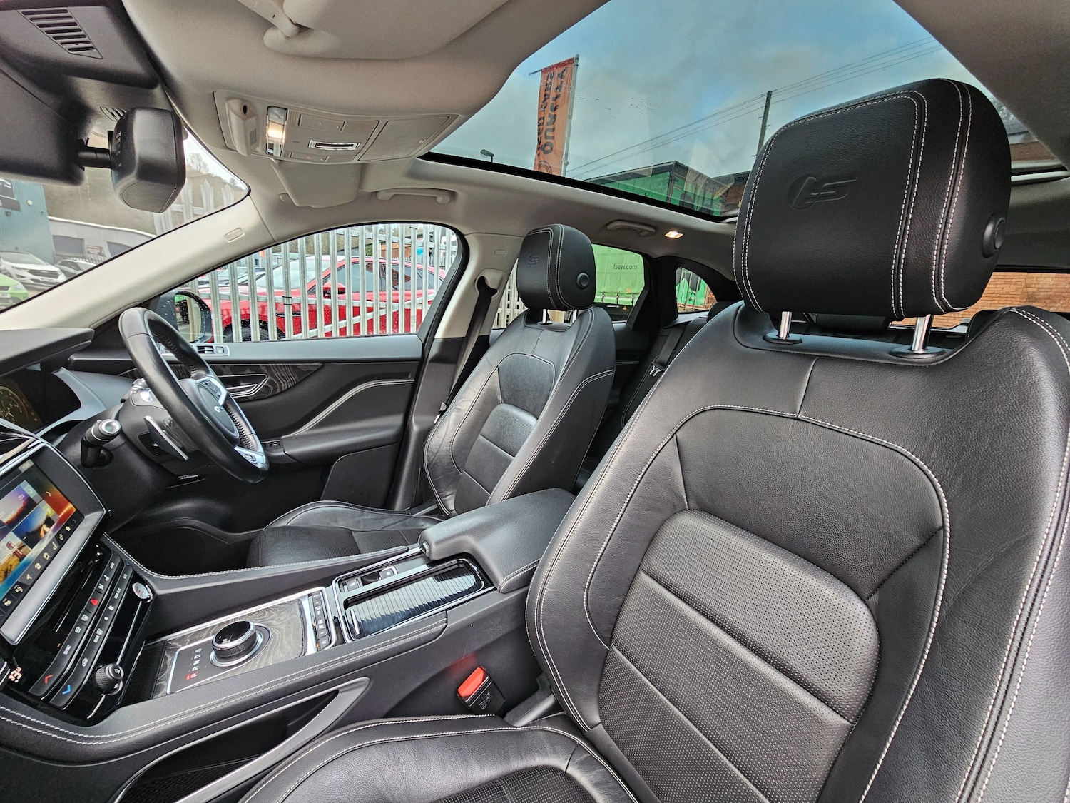 Used Jaguar F-Pace 2016 for sale - 77460434: Photo 12