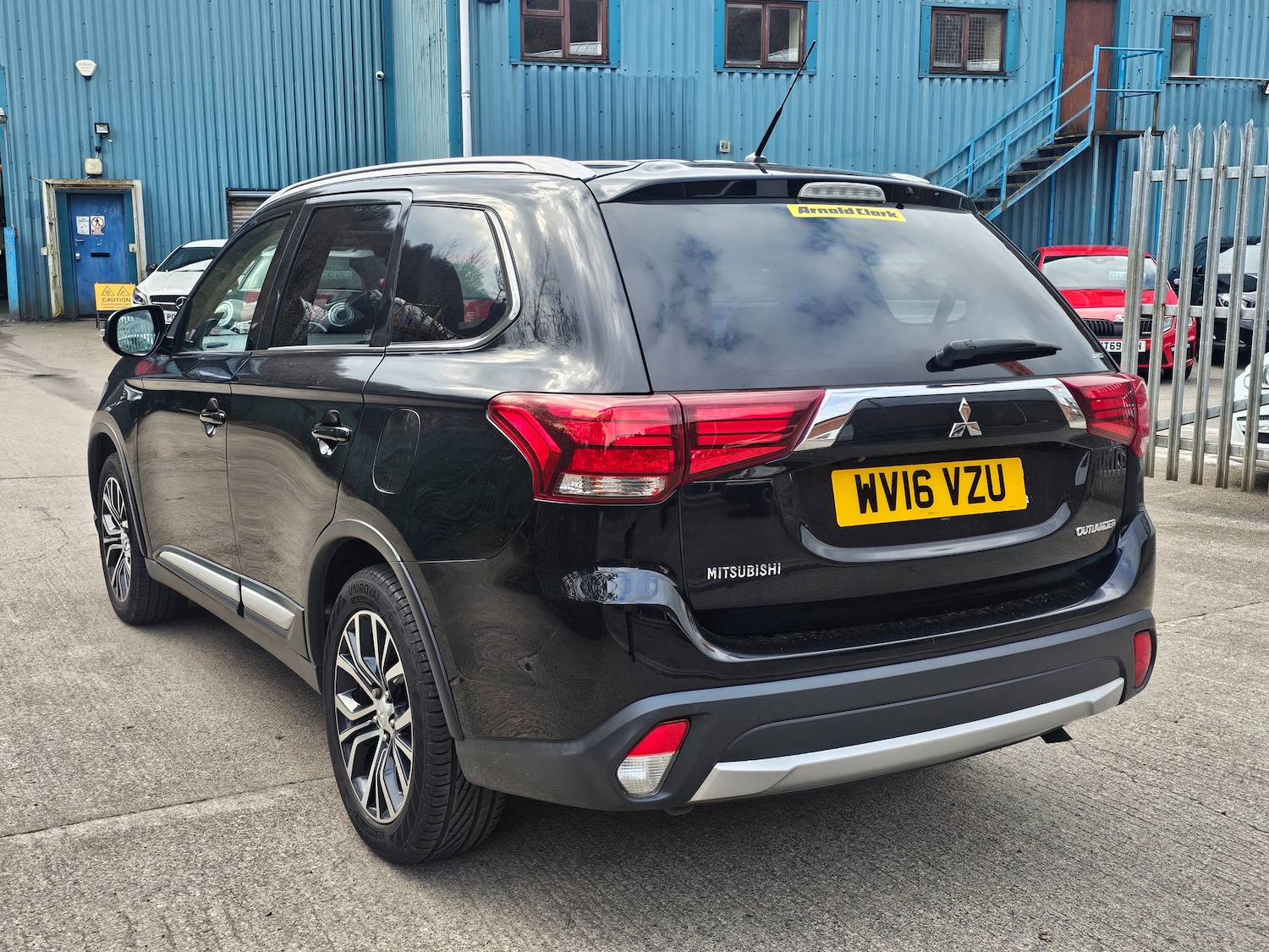 Used Mitsubishi Outlander 2016 for sale - 77608089: Photo 4