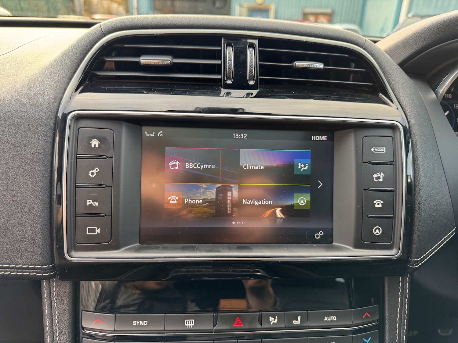 Used Jaguar F-Pace 2017 for sale - 76569281: Photo 35