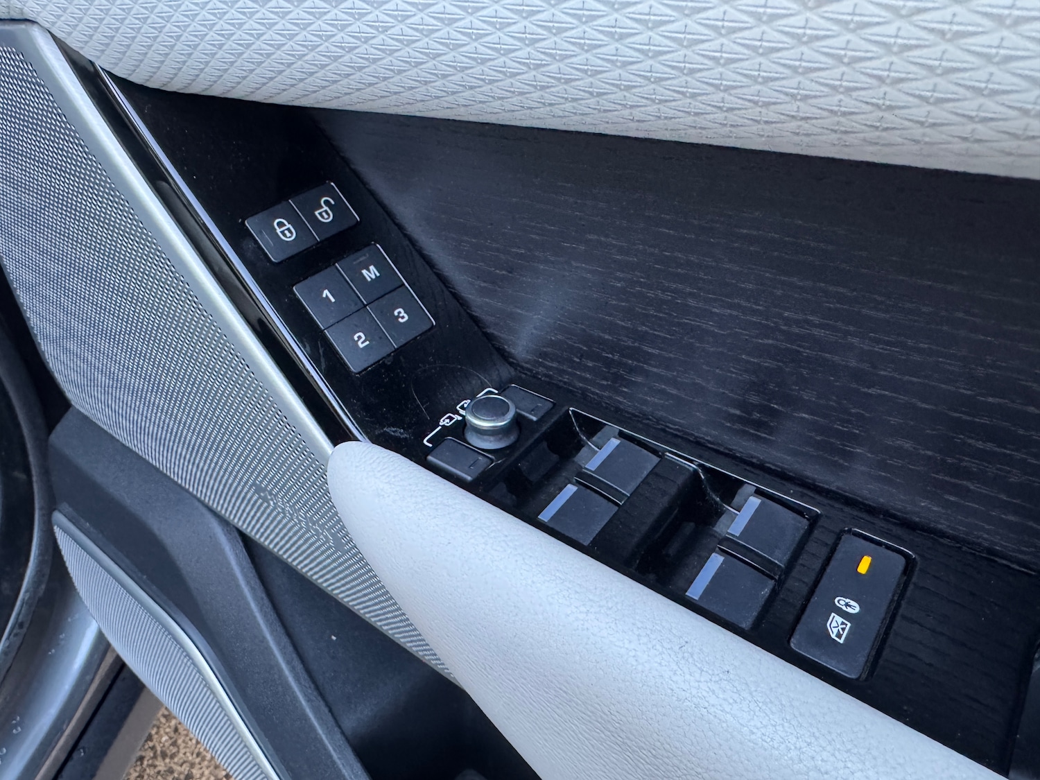 Used Land Rover Range Rover Velar 2017 for sale - 76985677: Photo 15