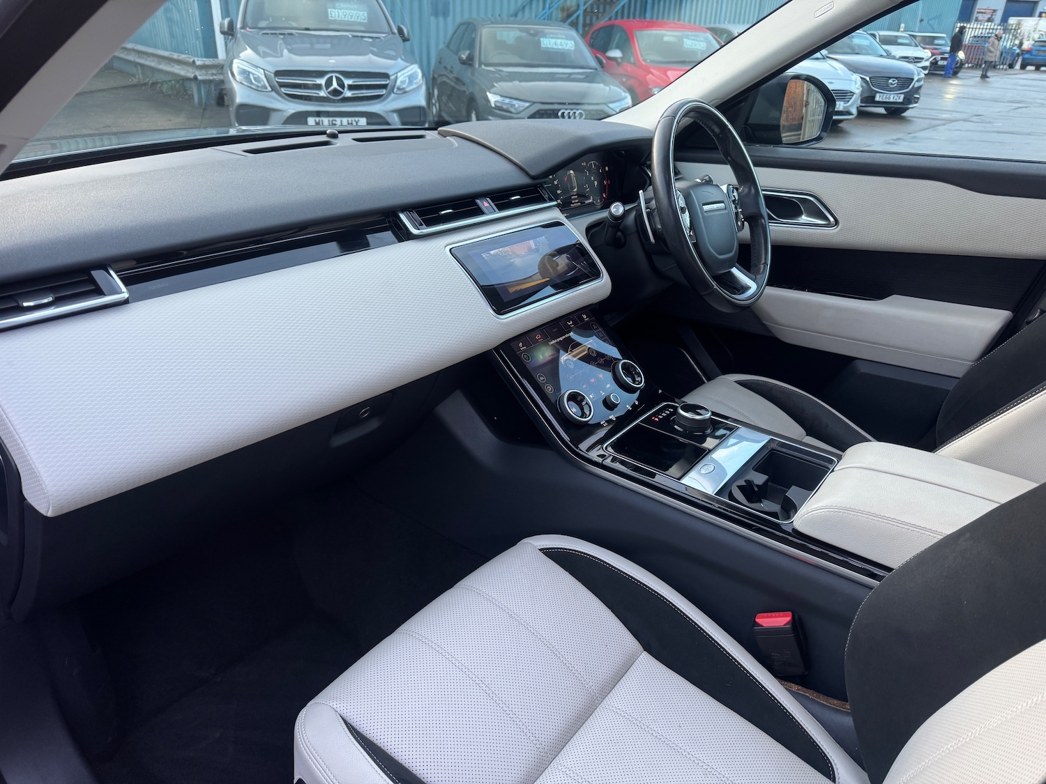 Used Land Rover Range Rover Velar 2017 for sale - 76985677: Photo 28