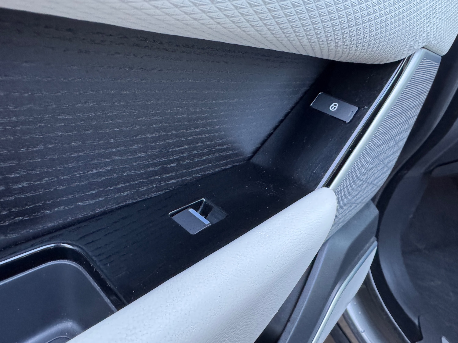 Used Land Rover Range Rover Velar 2017 for sale - 76985677: Photo 30