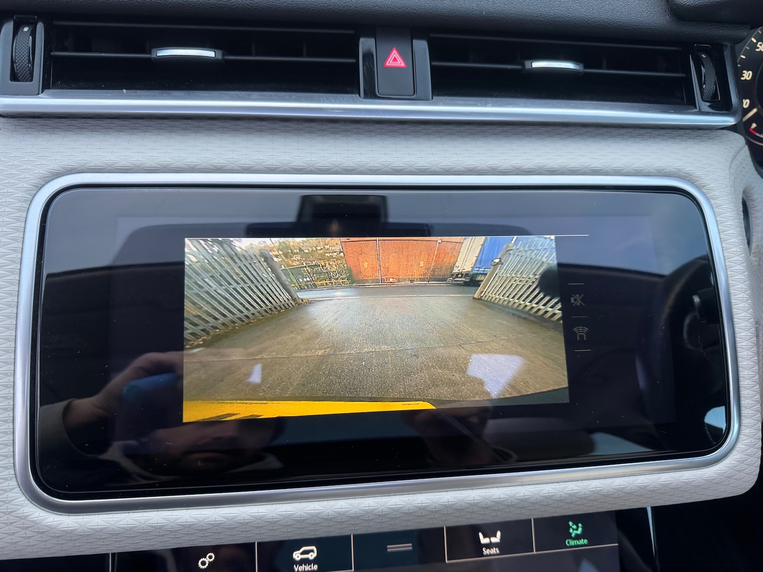 Used Land Rover Range Rover Velar 2017 for sale - 76985677: Photo 34