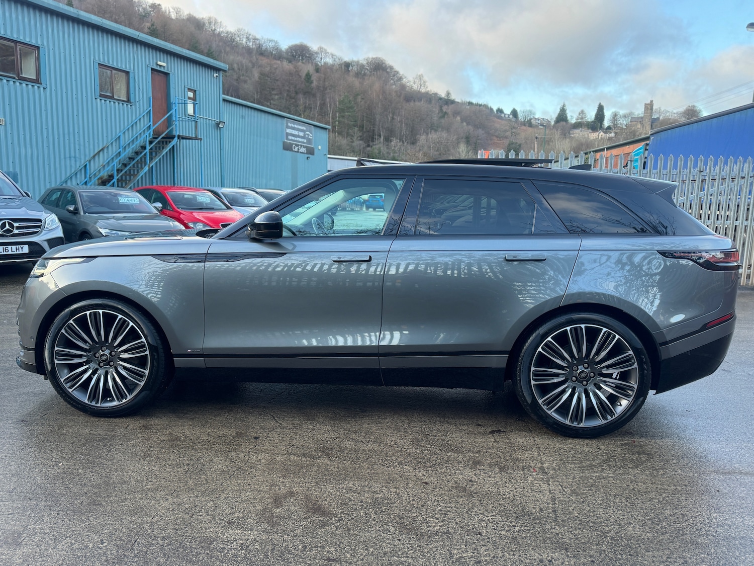 Used Land Rover Range Rover Velar 2017 for sale - 76985677: Photo 8
