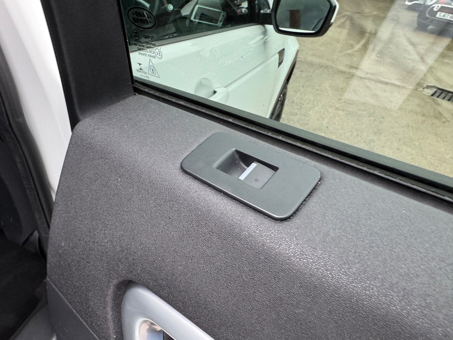 Used Land Rover Discovery Sport 2017 for sale - 77200754: Photo 17