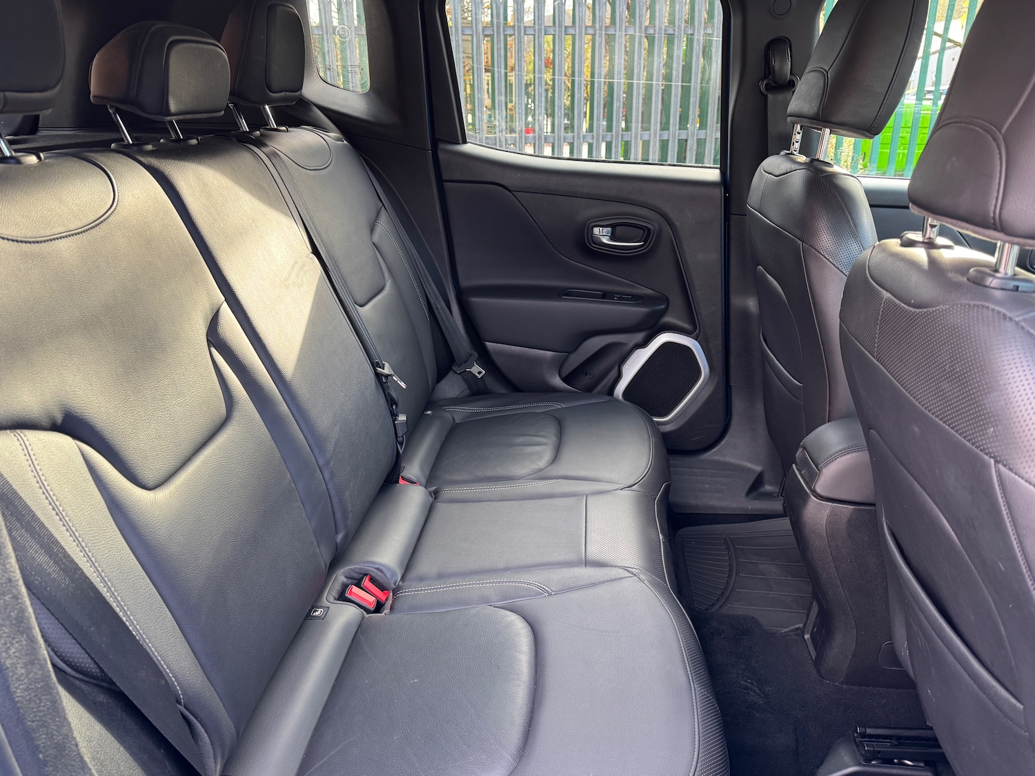 Used Jeep Renegade 2015 for sale - 76545959: Photo 19