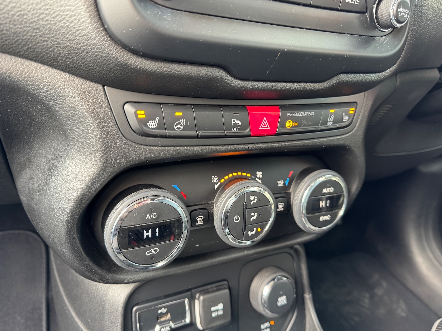 Used Jeep Renegade 2015 for sale - 76545959: Photo 31