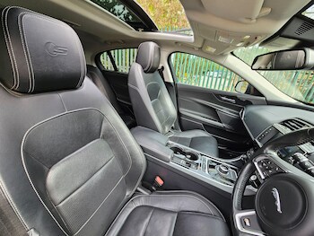 Used Jaguar XE 2016 for sale - 75475180: Photo