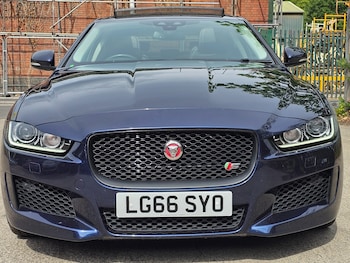 Used Jaguar XE 2016 for sale - 75475180: Photo