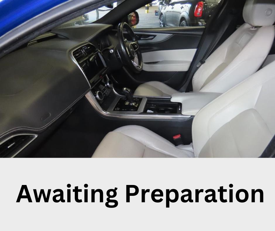 Used Jaguar XE 2019 for sale - 77180026: Photo 2