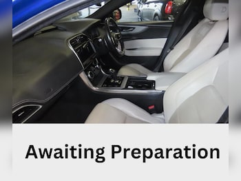 Used Jaguar XE 2019 for sale - 77180026: Photo