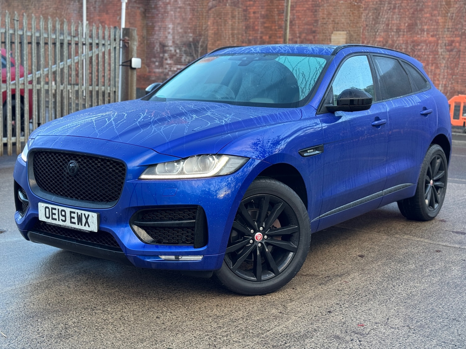 Used Jaguar F-Pace 2019 for sale - 77234041: Photo 2