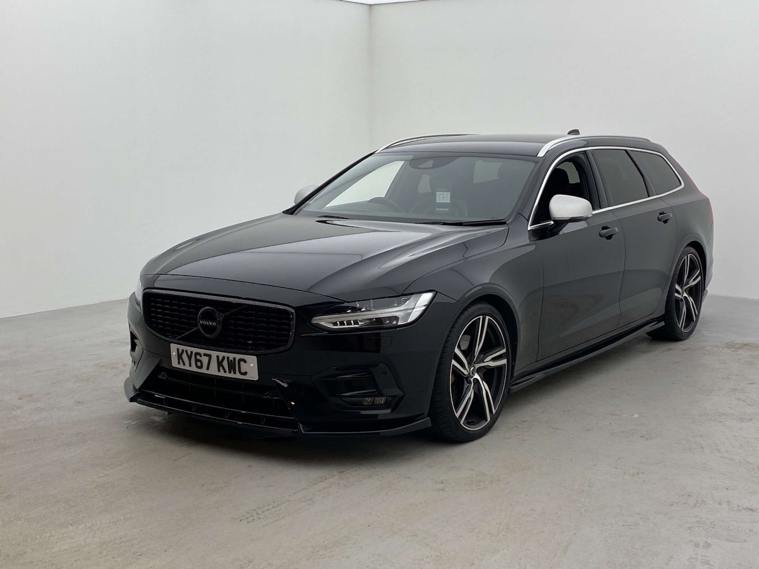 Used Volvo V90 2017 for sale - 77818037: Photo 5