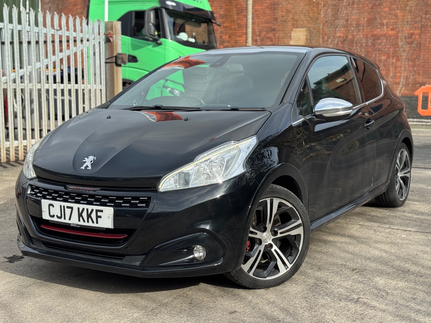 Used Peugeot 208 2017 for sale - 77639449: Photo 2