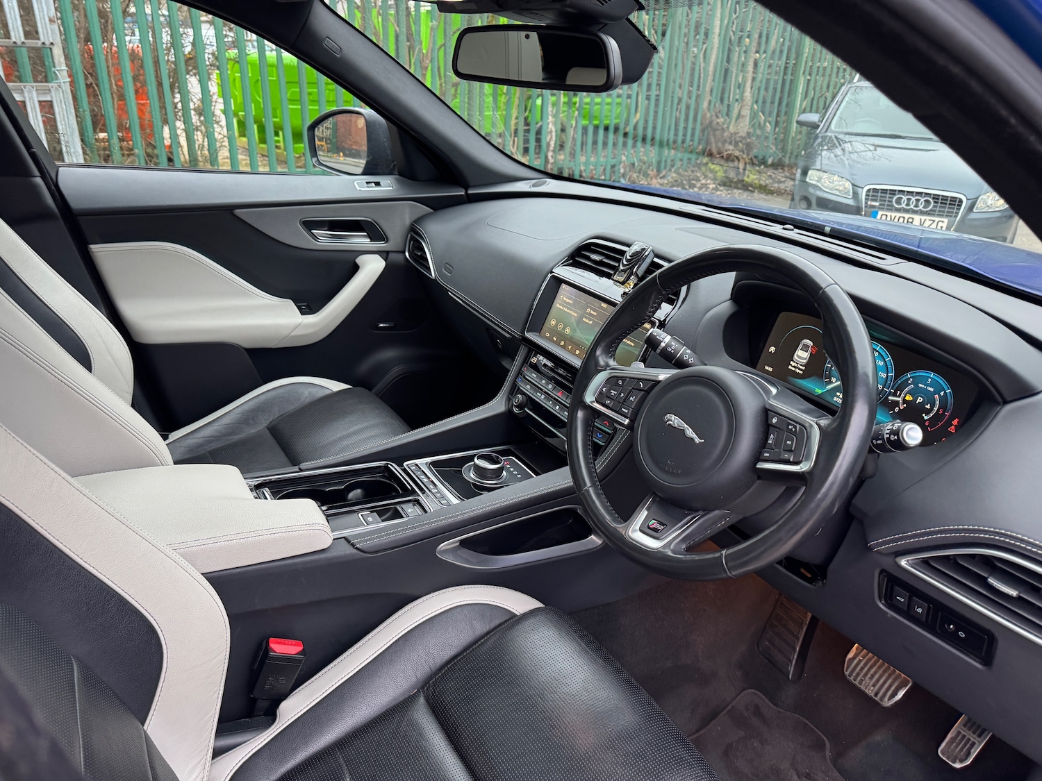 Used Jaguar F-Pace 2017 for sale - 77733421: Photo 5