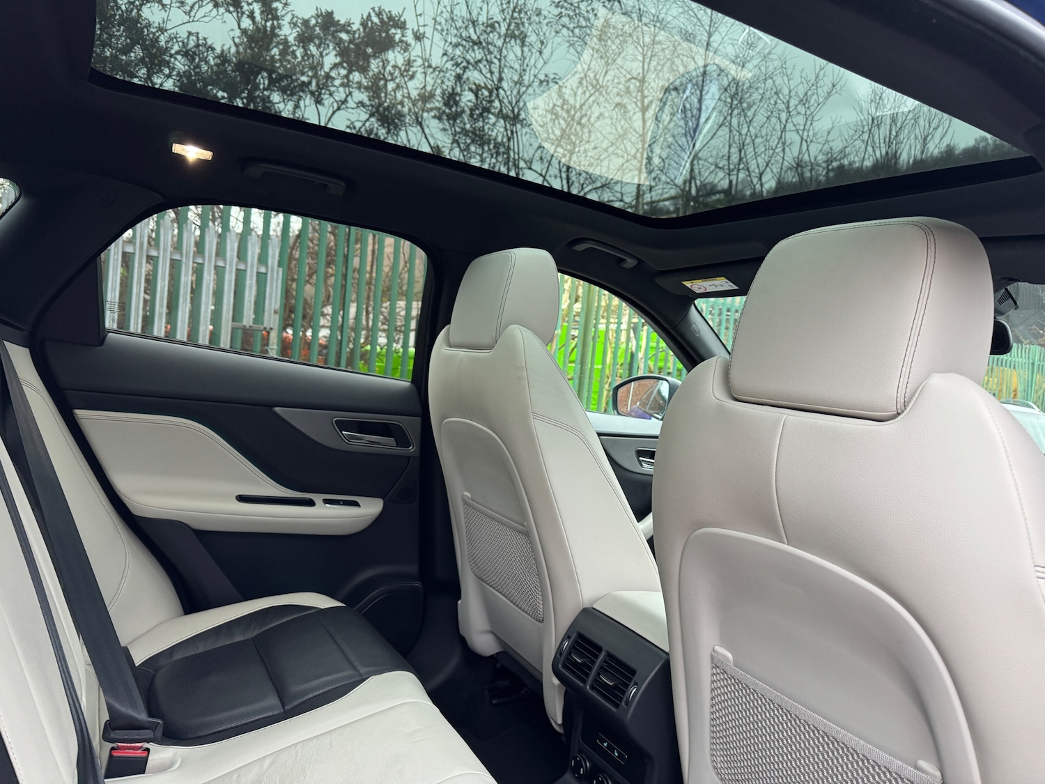 Used Jaguar F-Pace 2017 for sale - 77733421: Photo 7