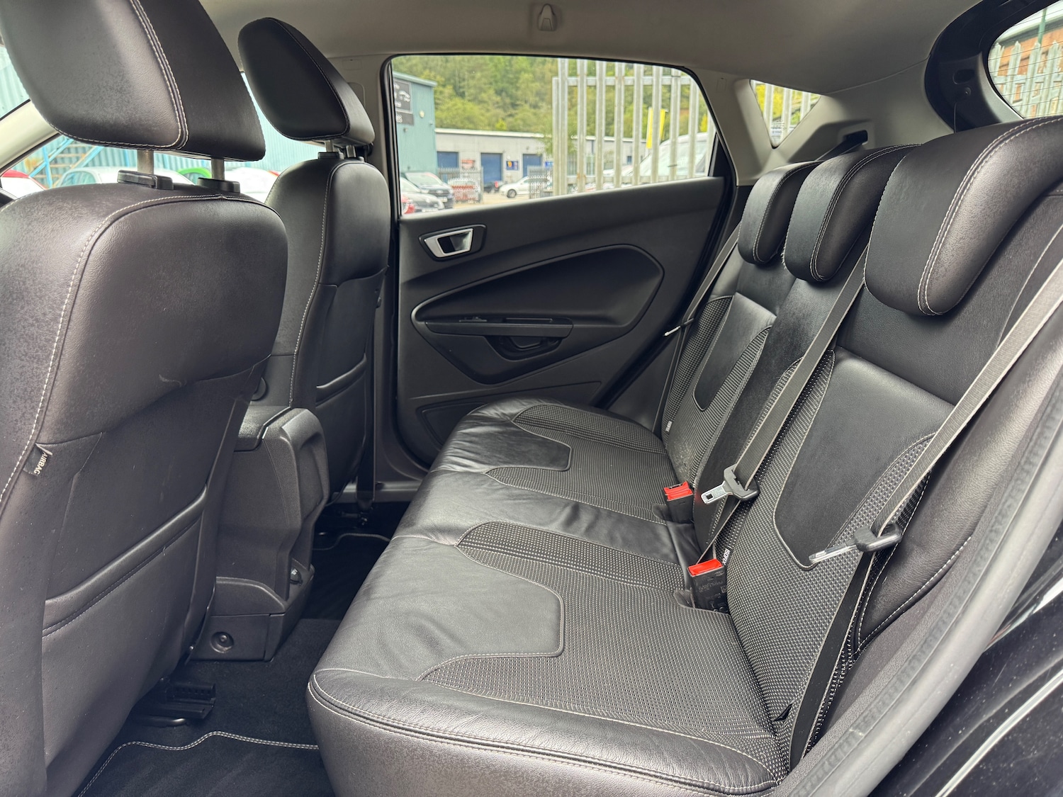 Used Ford Fiesta 2014 for sale - 75937926: Photo 17