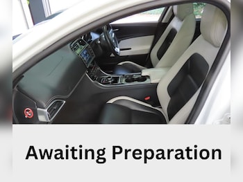 Used Jaguar XE 2016 for sale - 75582247: Photo