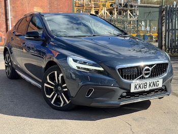 Used Volvo V40 2018 for sale - 77890549: Photo