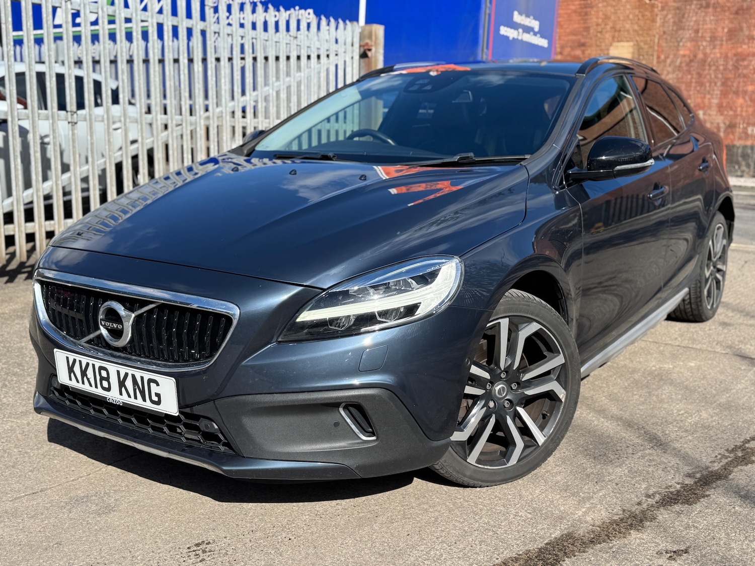 Used Volvo V40 2018 for sale - 77890549: Photo 2