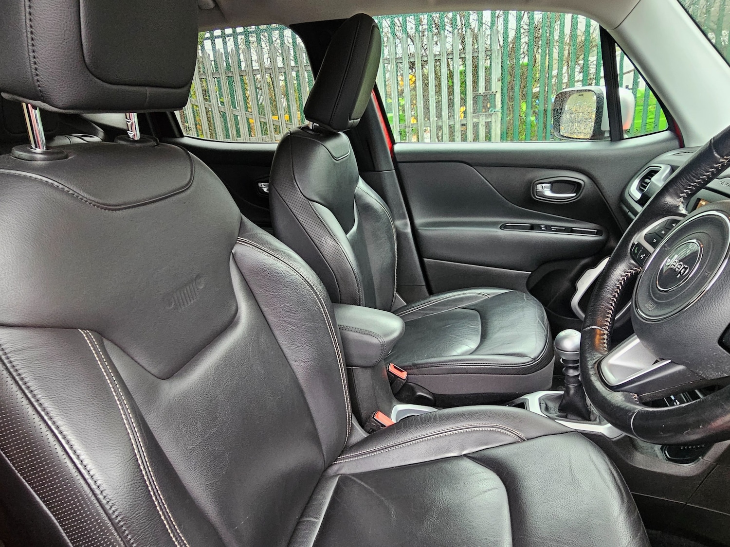 Used Jeep Renegade 2019 for sale - 76665376: Photo 3