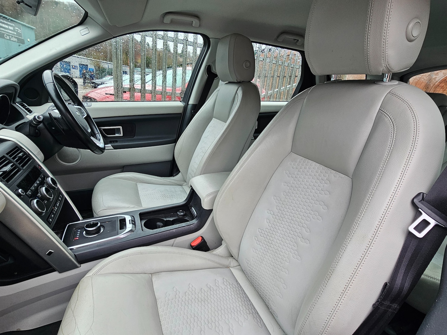 Used Land Rover Discovery Sport 2018 for sale - 77392274: Photo 4