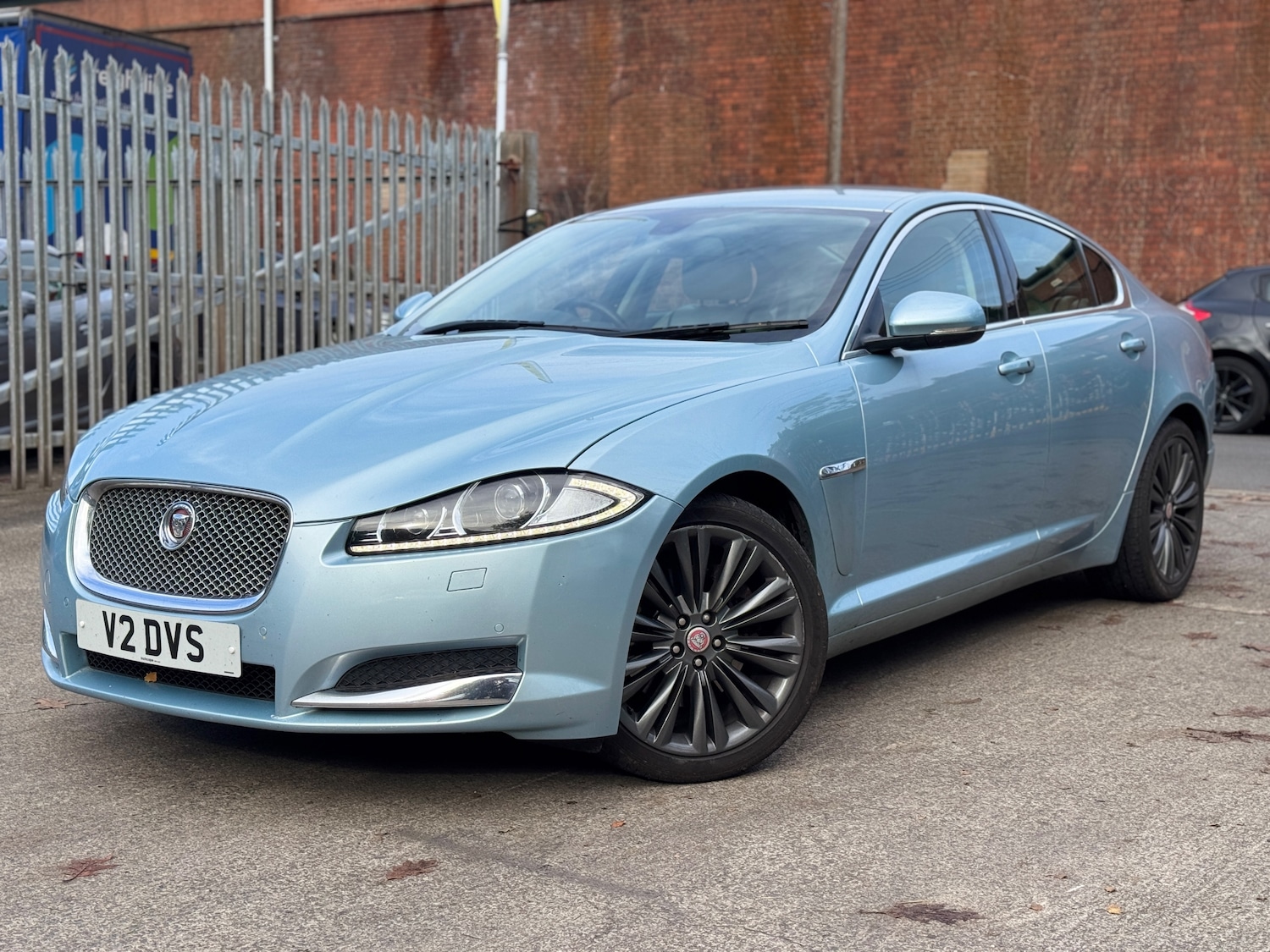 Used Jaguar XF 2013 for sale - 76346857: Photo 2