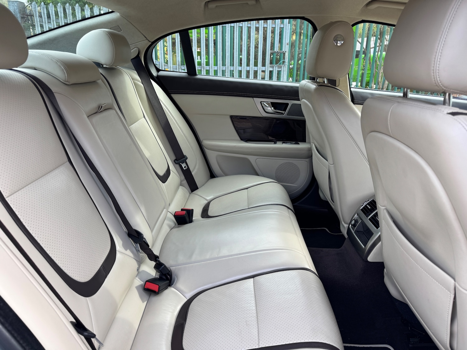 Used Jaguar XF 2013 for sale - 76346857: Photo 7