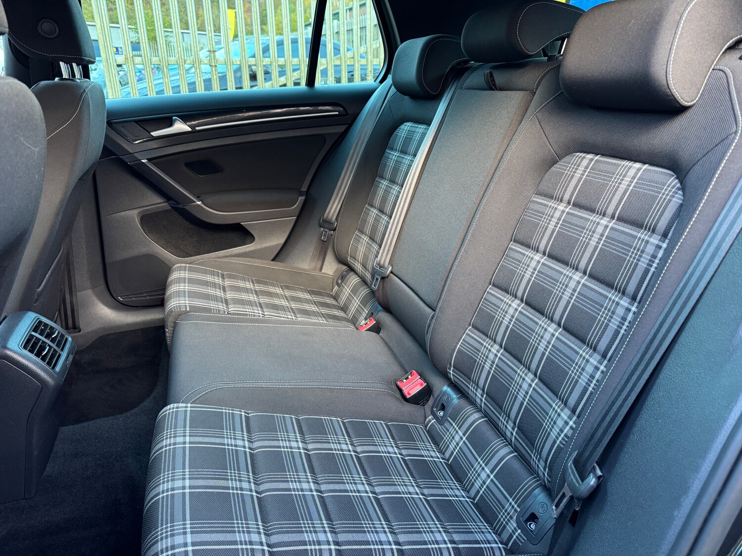 Used Volkswagen Golf 2014 for sale - 76369003: Photo 24