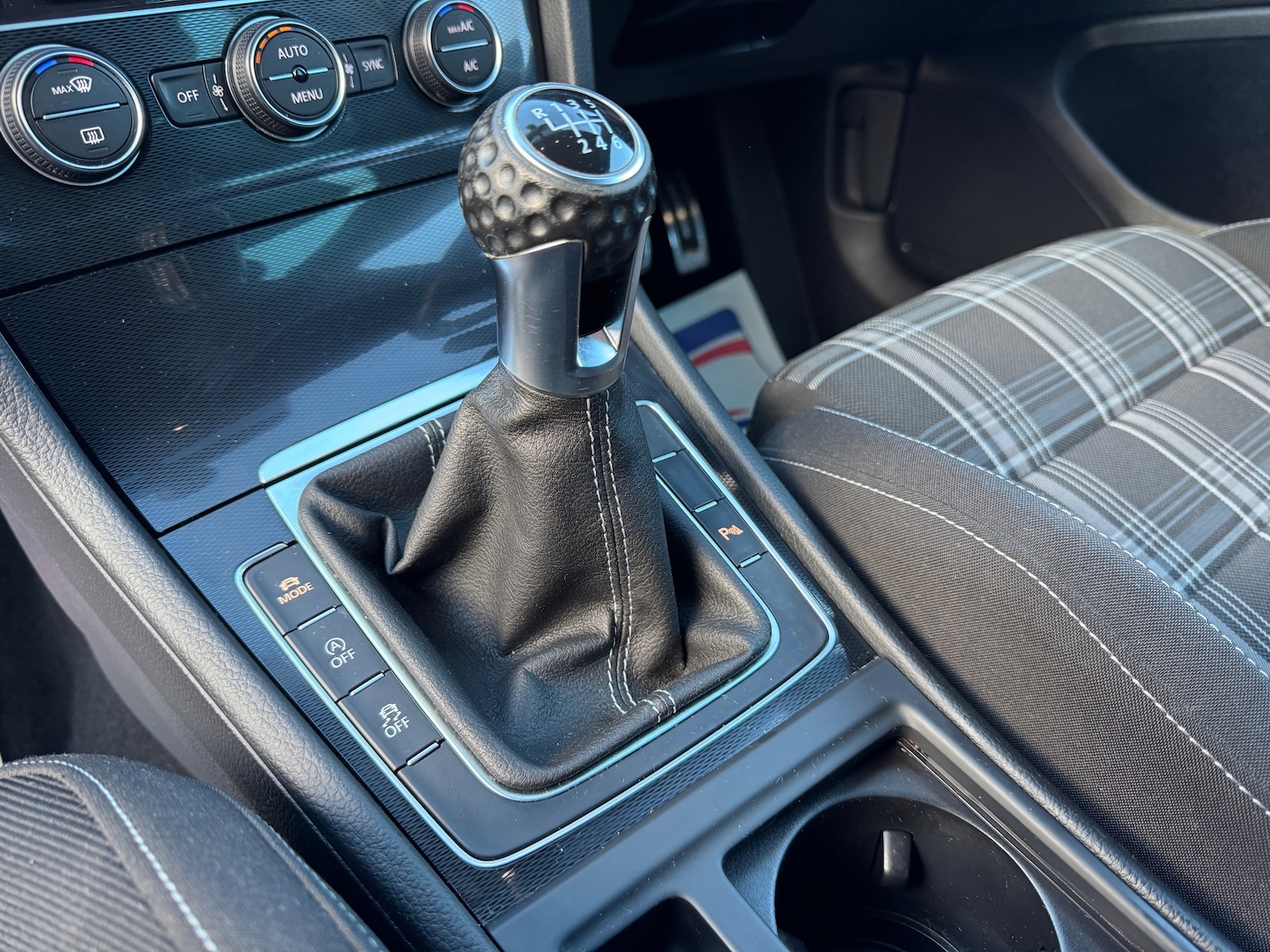 Used Volkswagen Golf 2014 for sale - 76369003: Photo 33