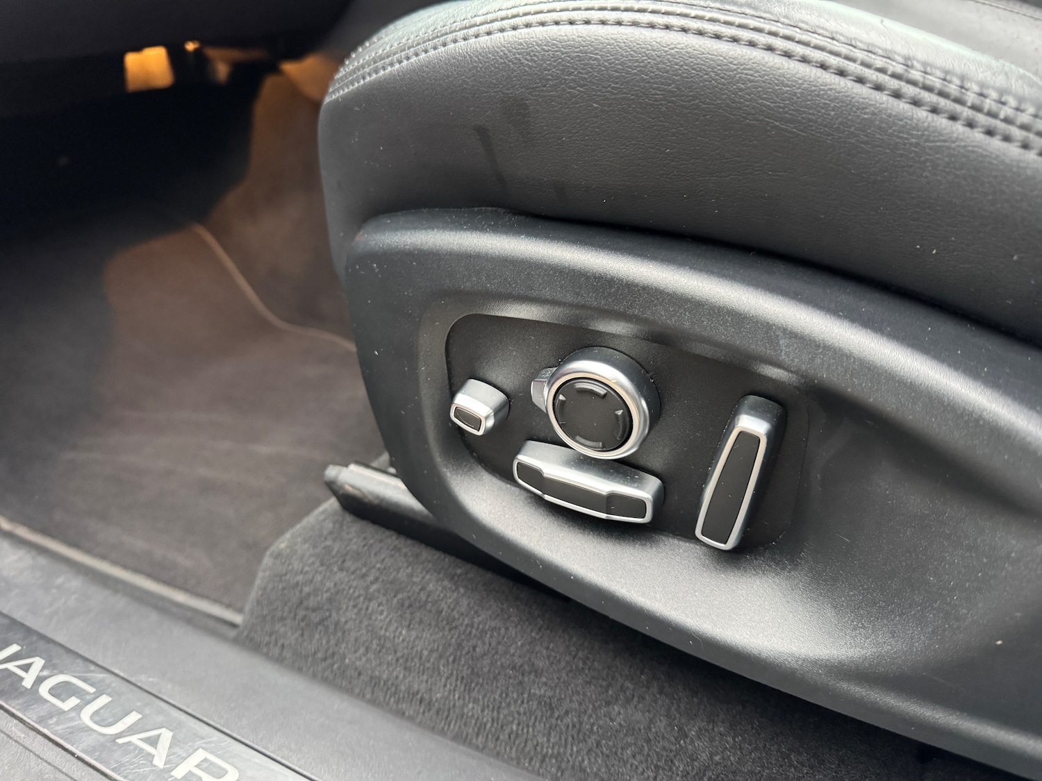 Used Jaguar F-Pace 2017 for sale - 76416485: Photo 39