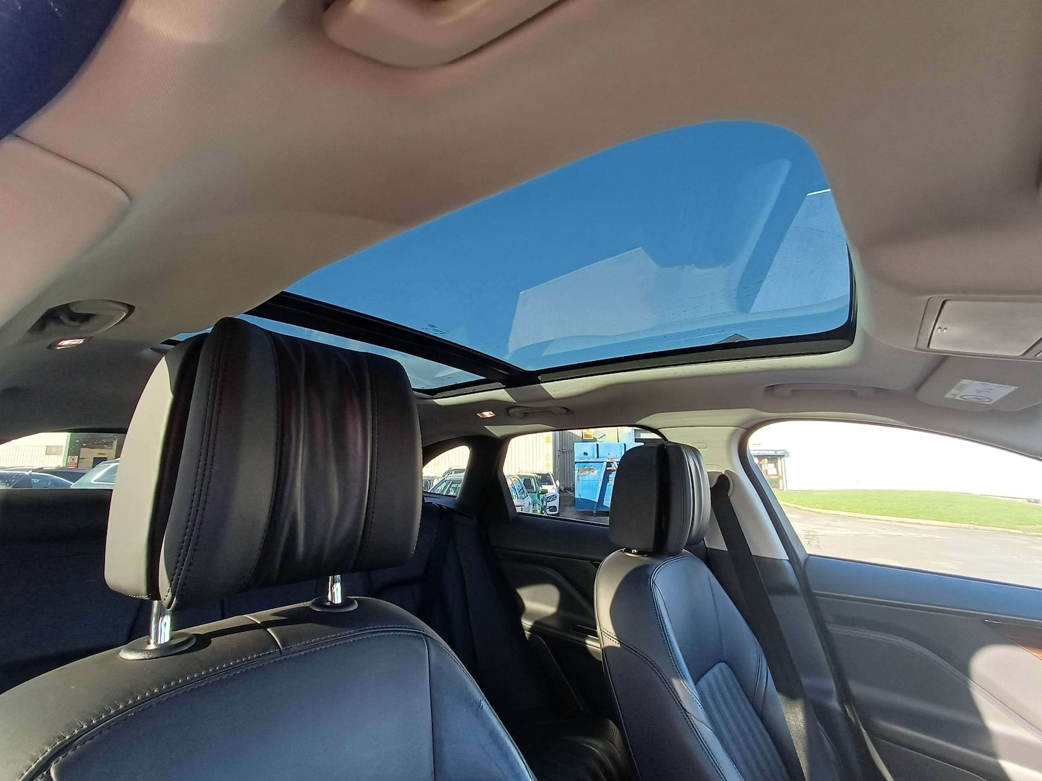 Used Jaguar F-Pace 2017 for sale - 76416485: Photo 5