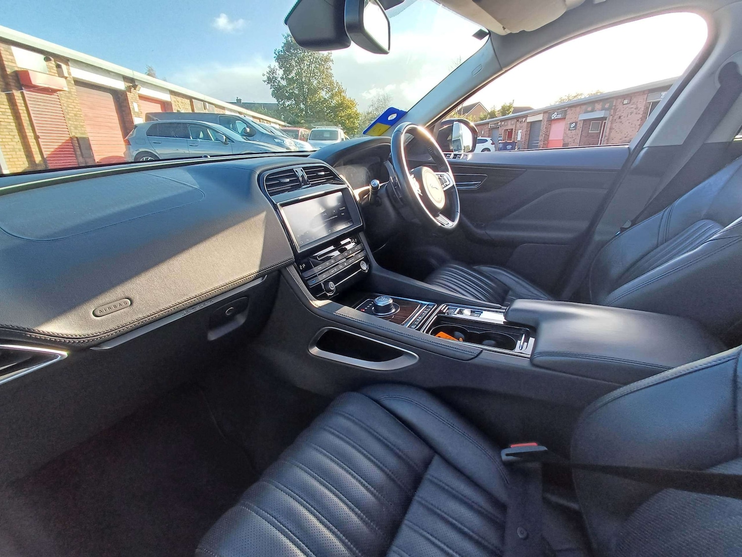 Used Jaguar F-Pace 2017 for sale - 76416485: Photo 6