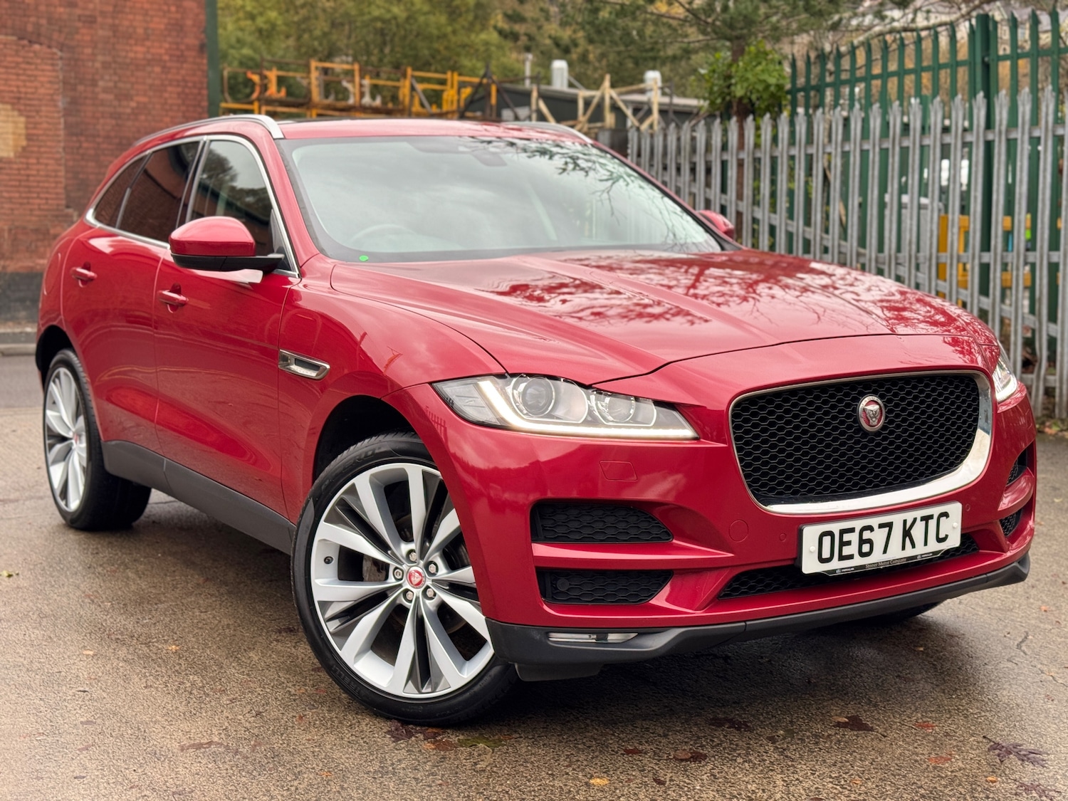 Used Jaguar F-Pace 2017 for sale - 76416485: Photo 9
