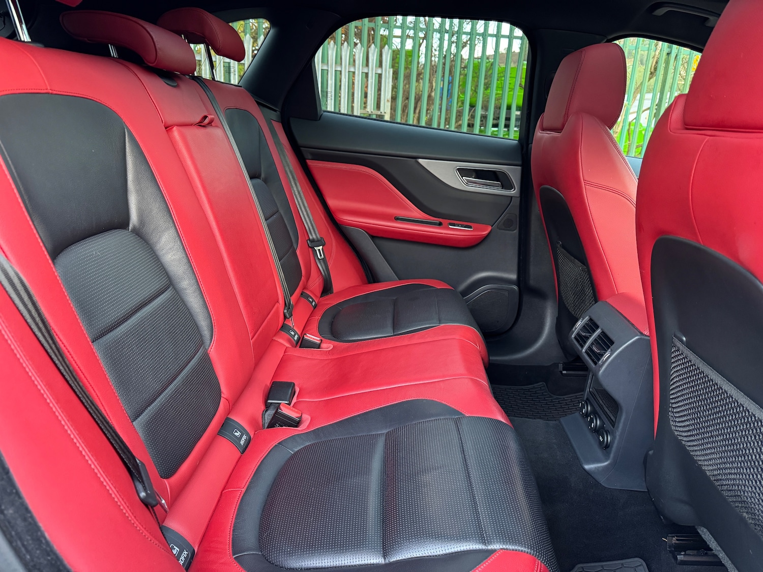 Used Jaguar F-Pace 2017 for sale - 75982933: Photo 20