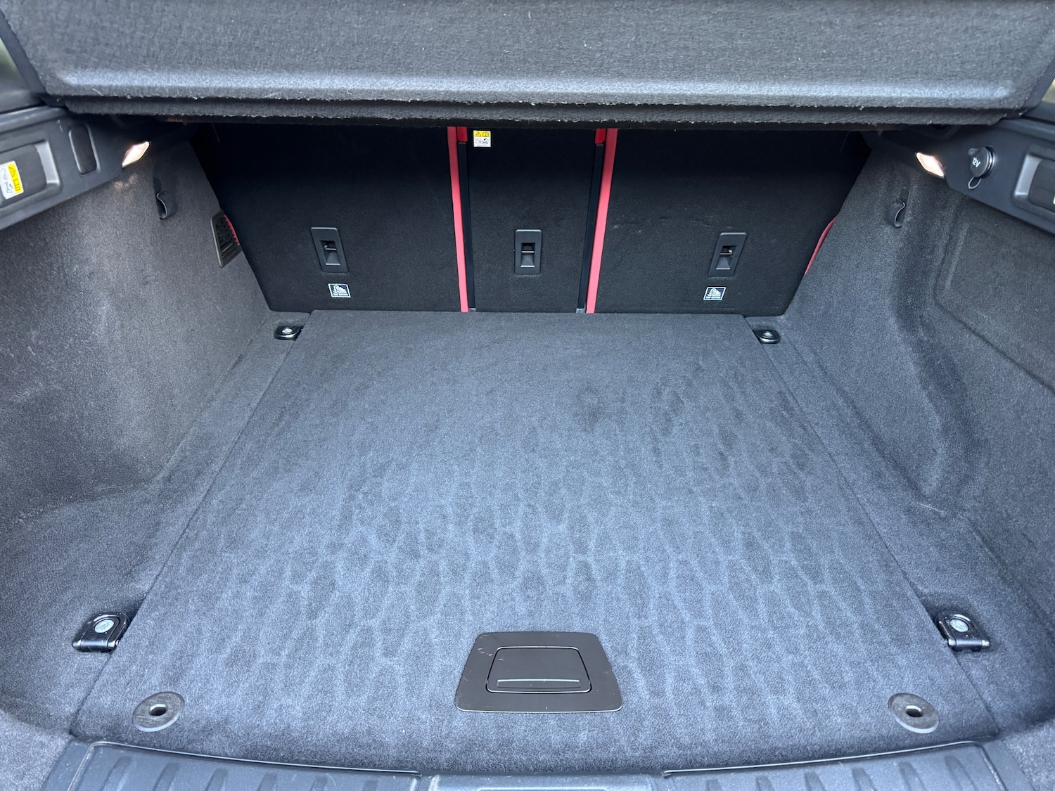 Used Jaguar F-Pace 2017 for sale - 75982933: Photo 24