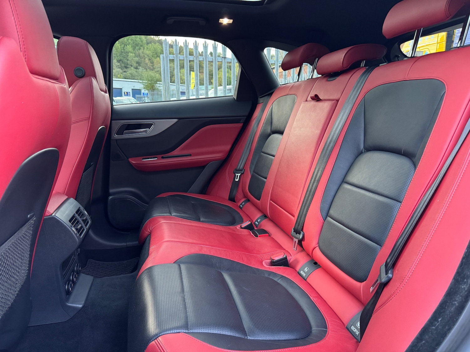 Used Jaguar F-Pace 2017 for sale - 75982933: Photo 27