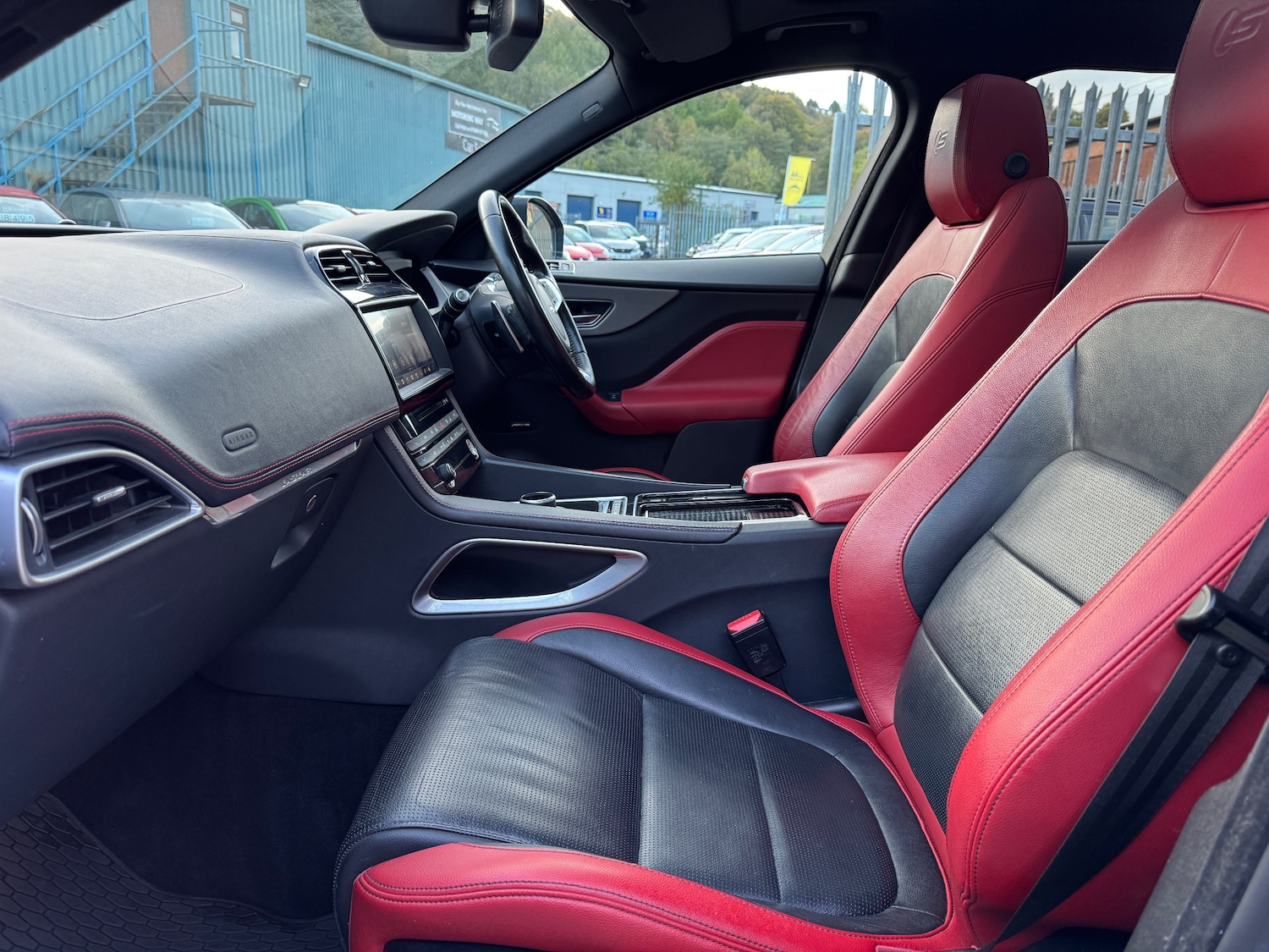 Used Jaguar F-Pace 2017 for sale - 75982933: Photo 31