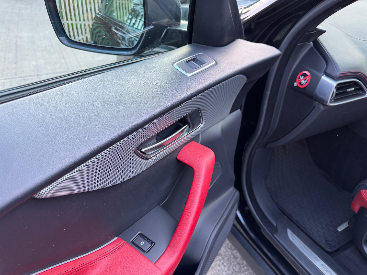 Used Jaguar F-Pace 2017 for sale - 75982933: Photo 34