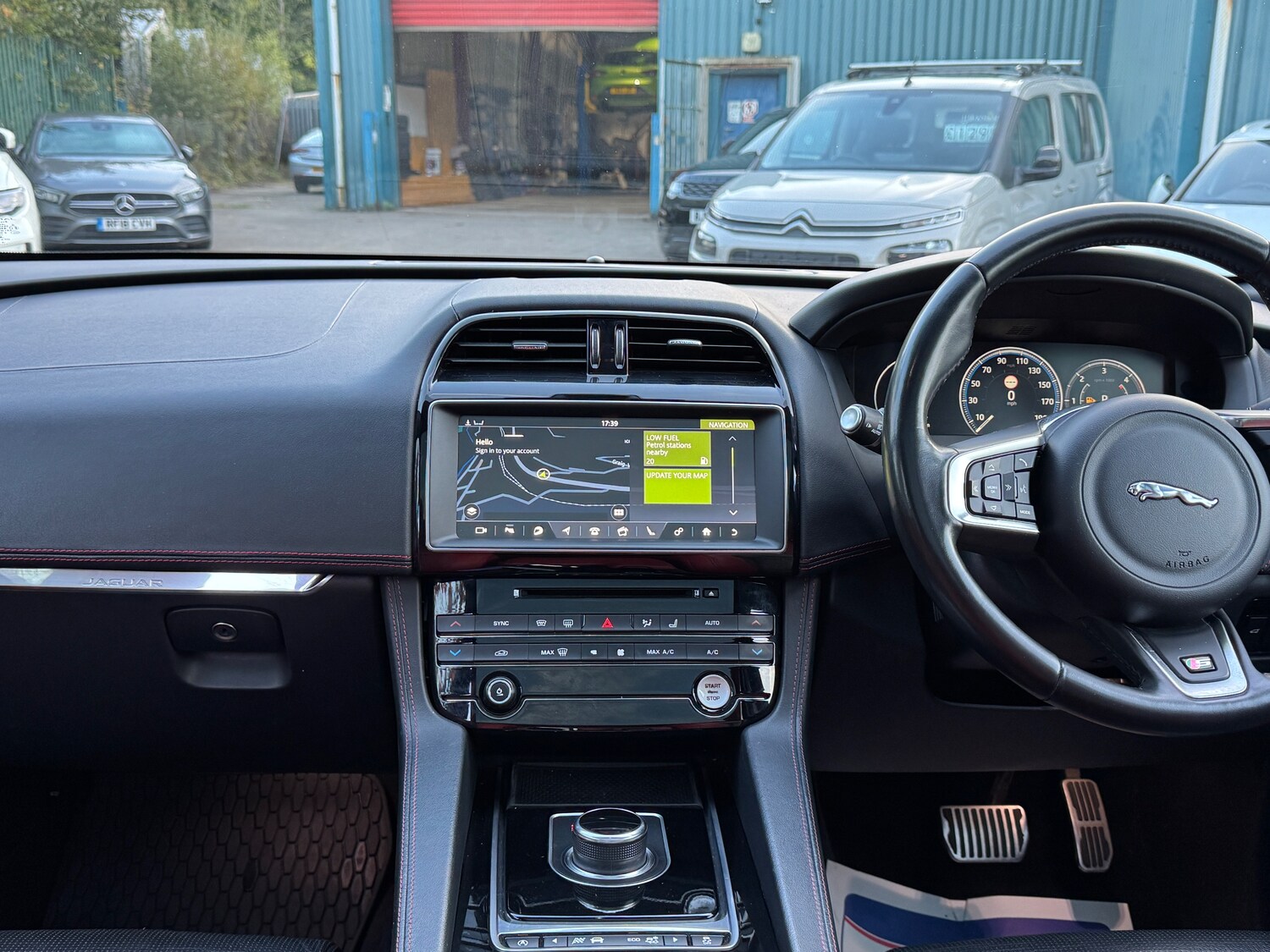 Used Jaguar F-Pace 2017 for sale - 75982933: Photo 39