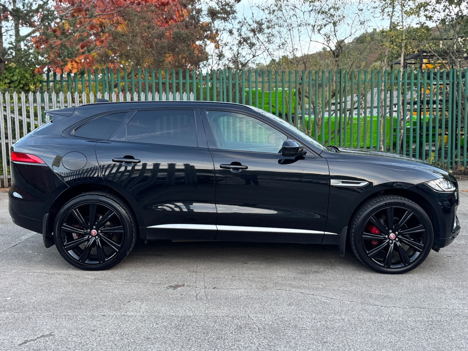 Used Jaguar F-Pace 2017 for sale - 75982933: Photo 4