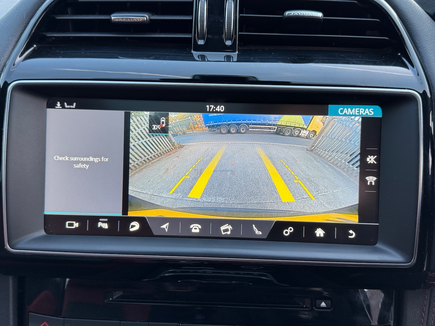 Used Jaguar F-Pace 2017 for sale - 75982933: Photo 41