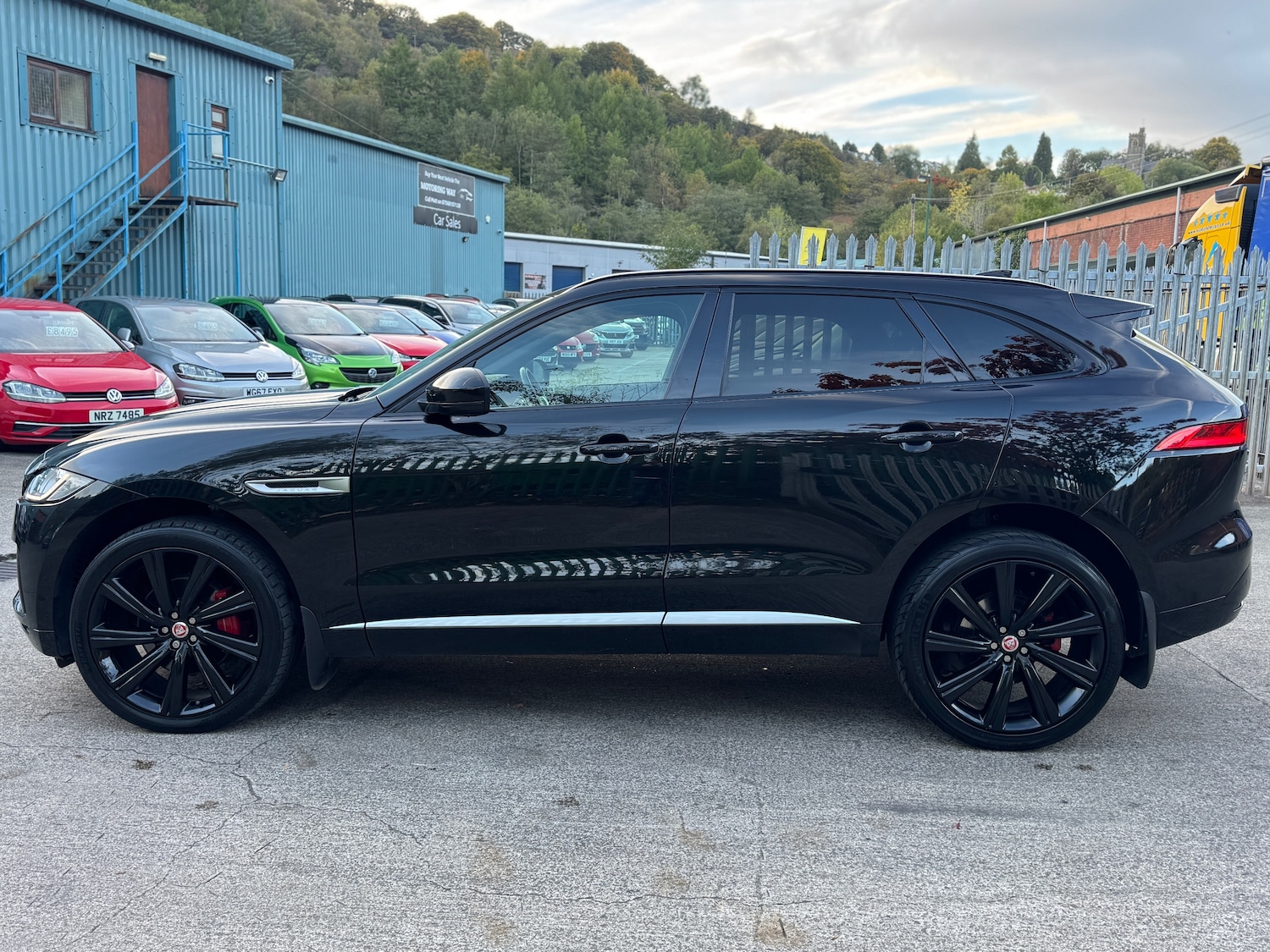 Used Jaguar F-Pace 2017 for sale - 75982933: Photo 8