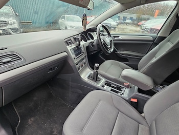 Used Volkswagen Golf 2015 for sale - 77392268: Photo