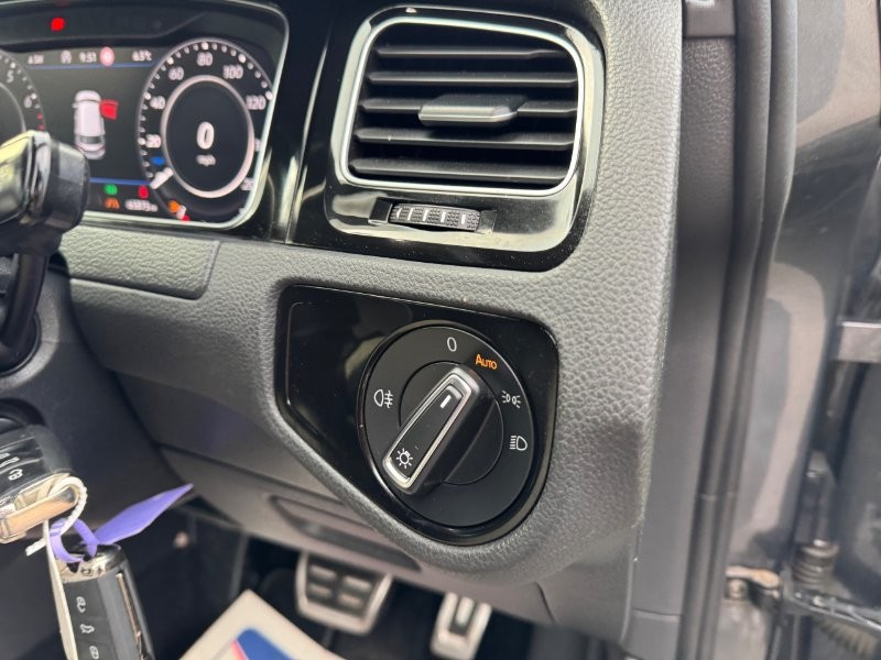 Used Volkswagen Golf 2018 for sale - 77019196: Photo 24