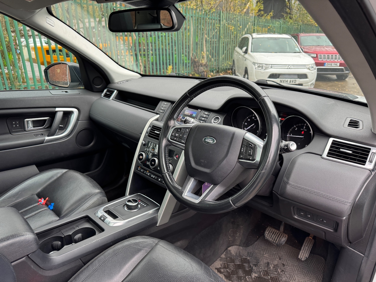 Used Land Rover Discovery Sport 2016 for sale - 76422573: Photo 6