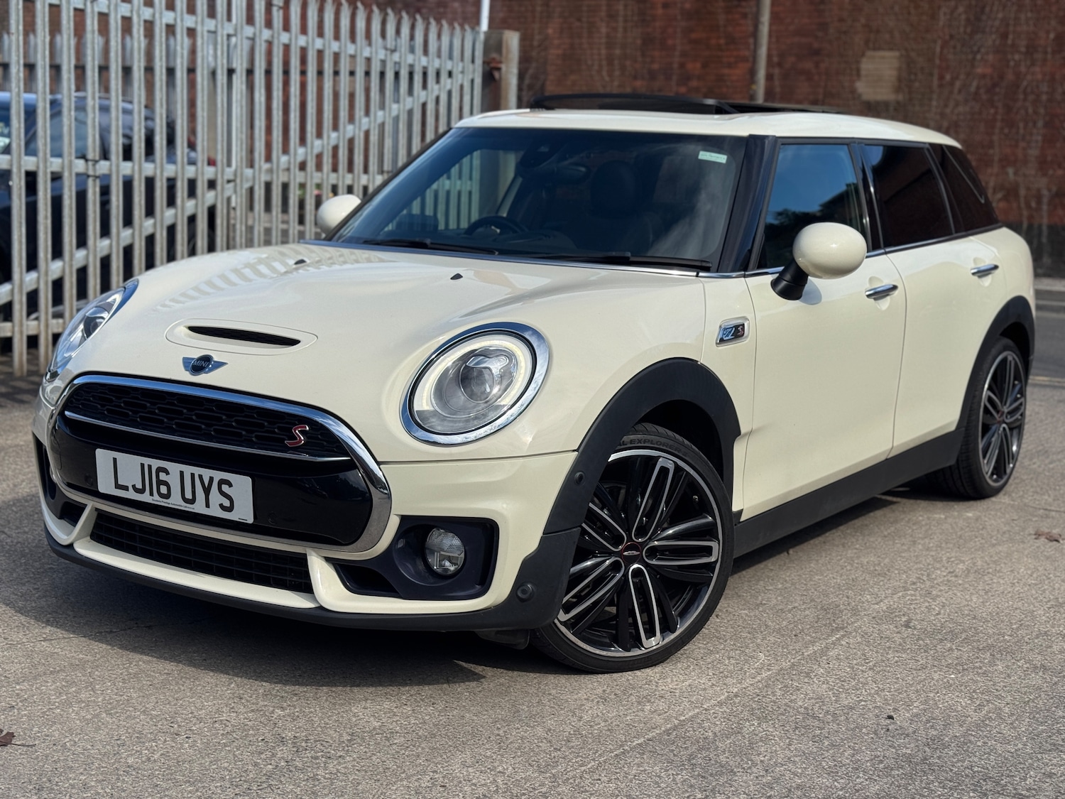 Used MINI Clubman for sale - 78150422: Photo 2