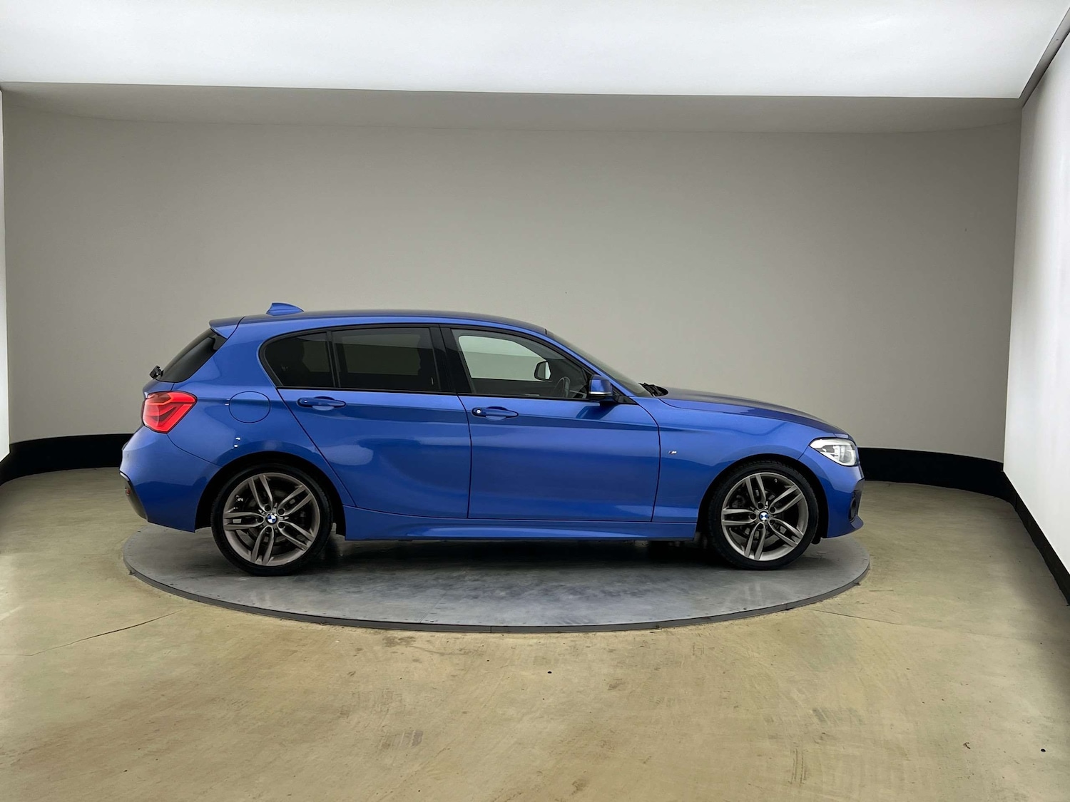 Used BMW 1 Series 2017 for sale - 77128651: Photo 2